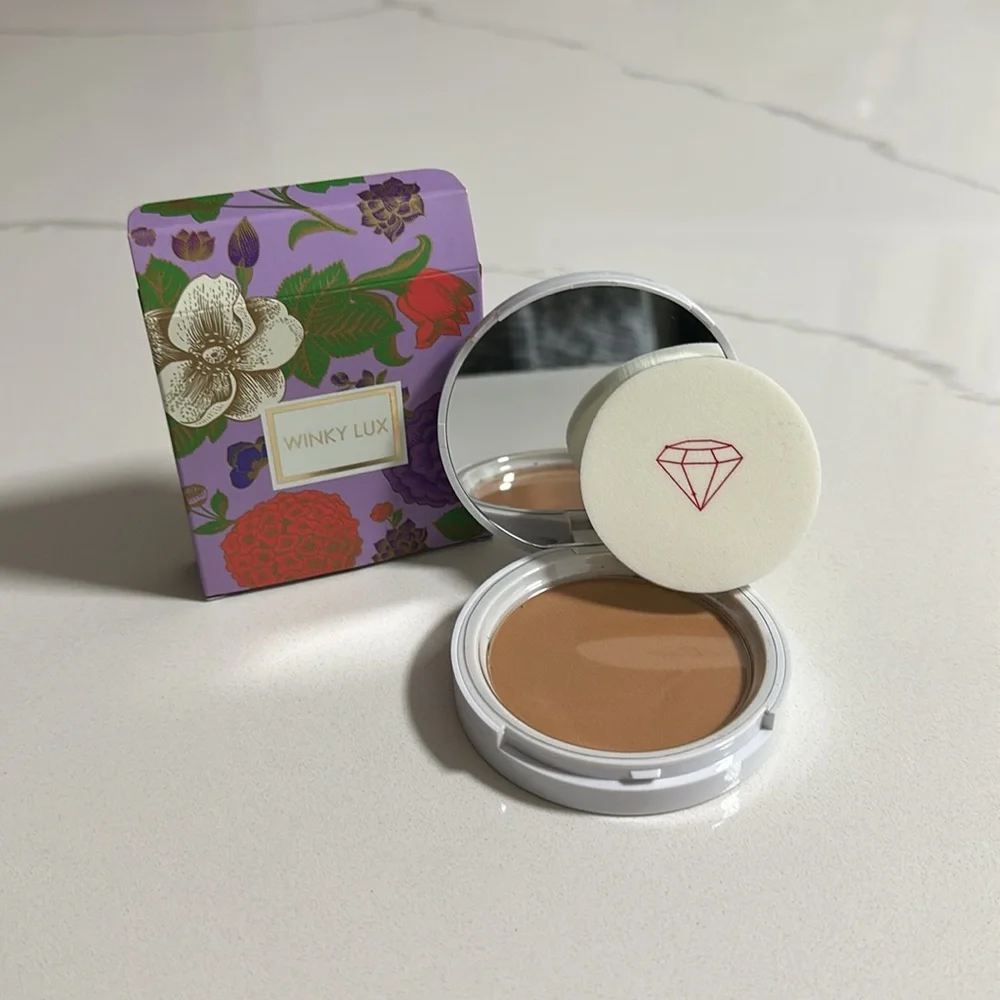 WINKY LUX Diamond Powder Foundation Deep